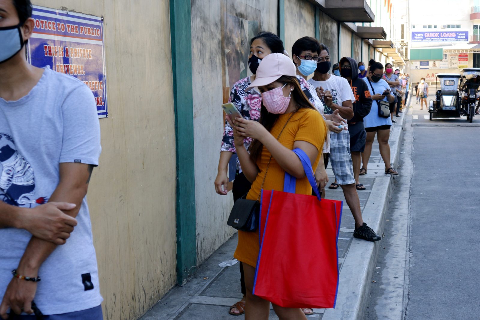 Antipolo,City,,Philippines, ,March,26,,2020:,Customers,Line,Up