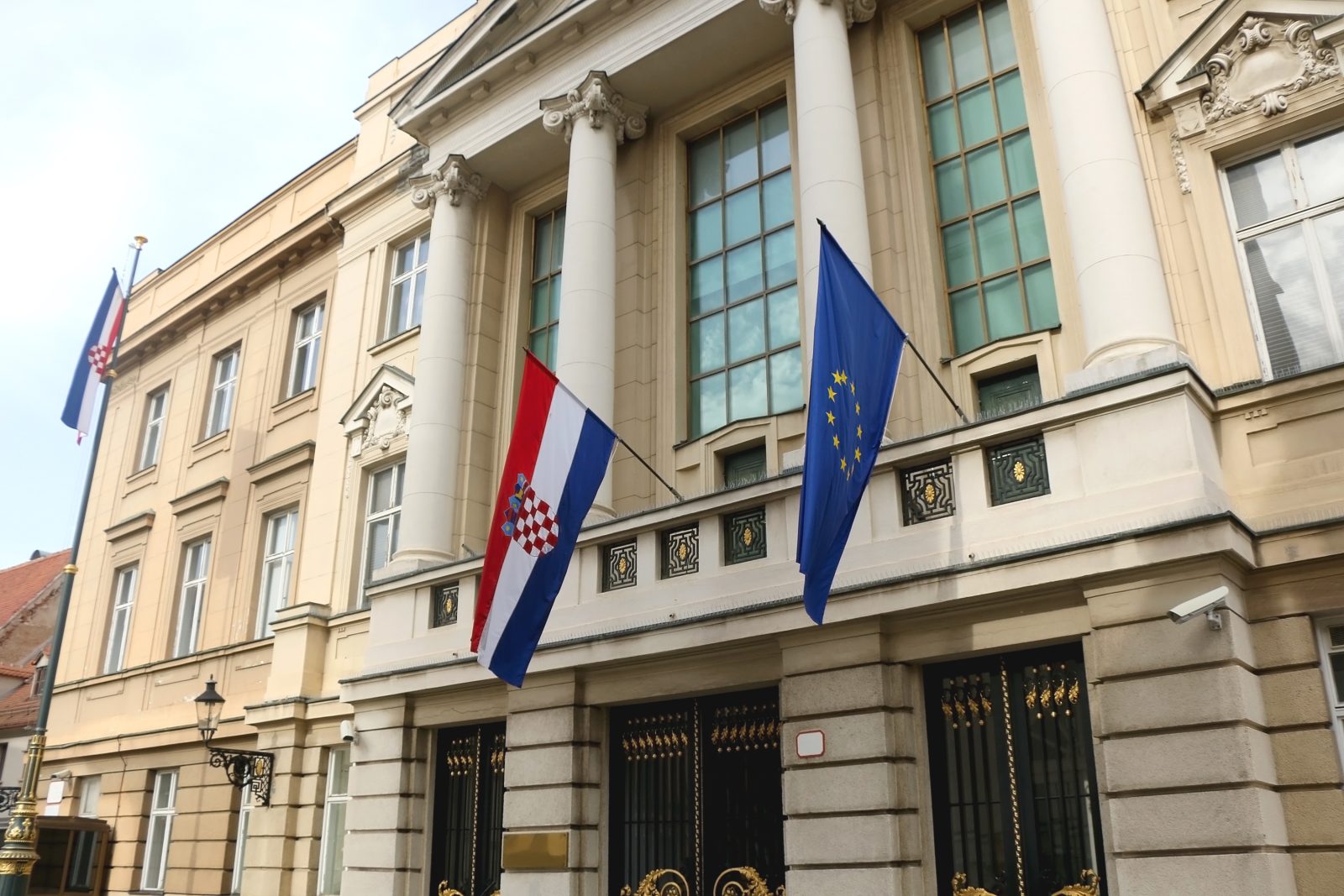 Flags,Of,Croatia,And,European,Union,On,Croatian,Parliament,Building