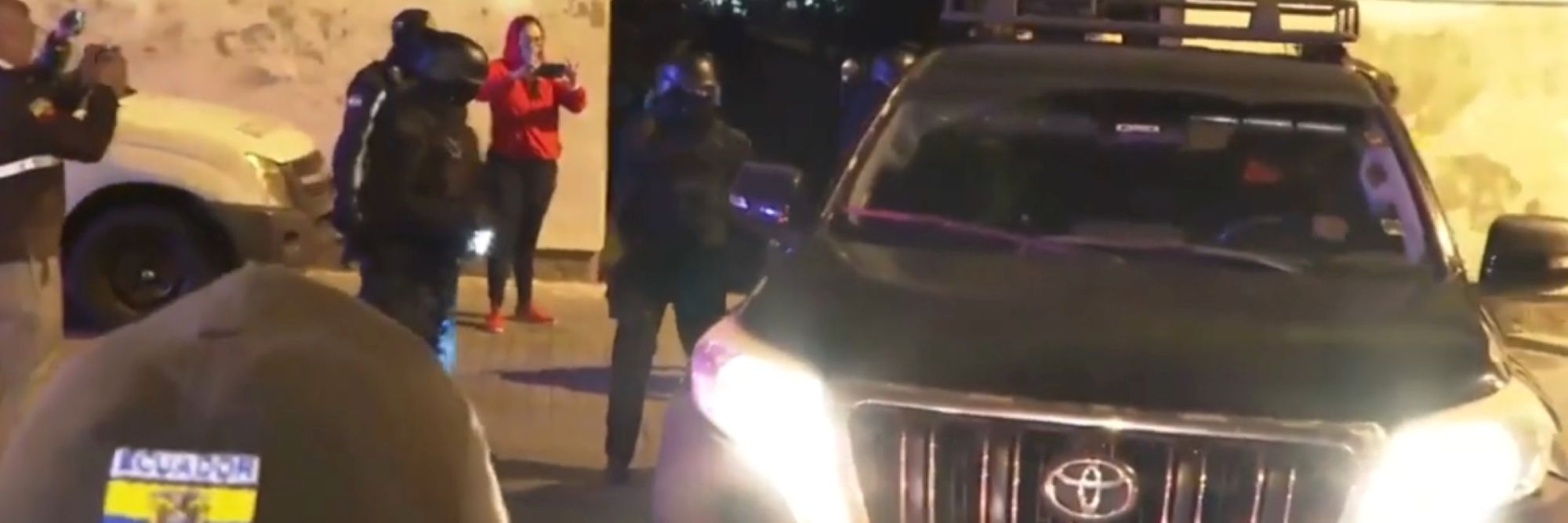 Embassy violations Start Raid at the Mexican Embassy in Quito, Police capture Jorge Glas