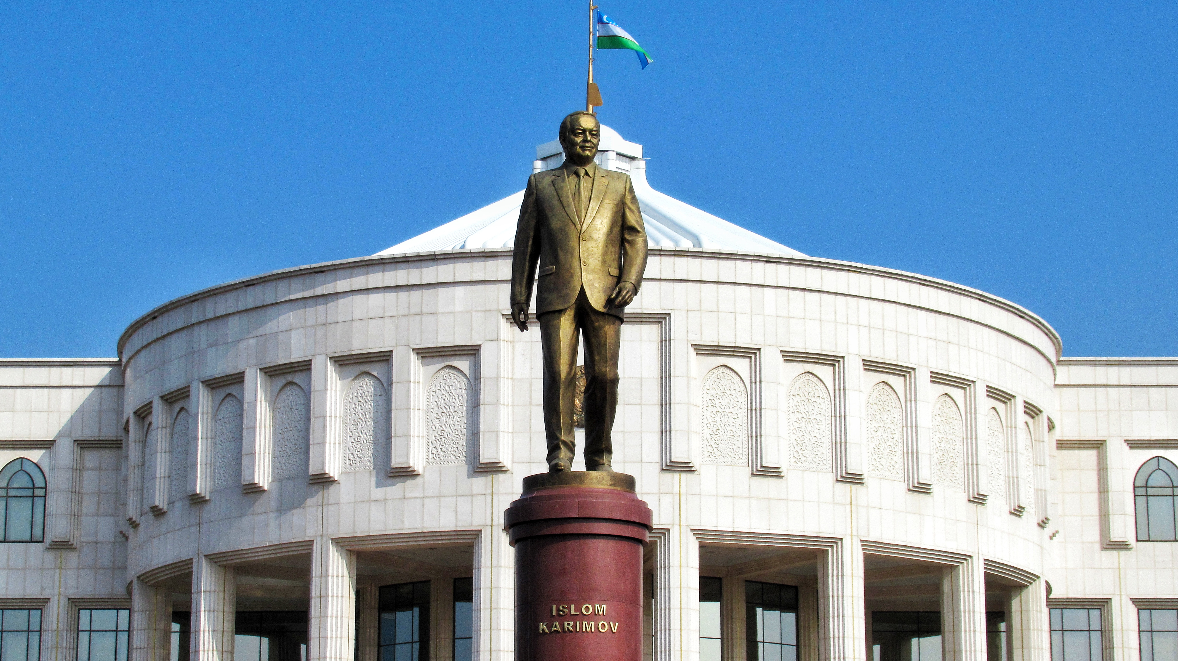 Tashkent,,Uzbekistan,,March,25,,2018:,Monument,To,The,First,President