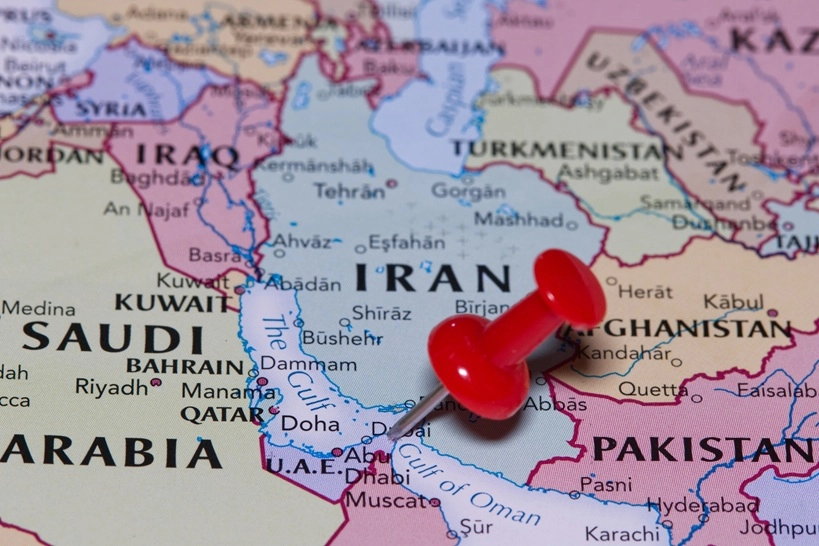 Strait Of Hormuz Blockage Impact shown on a political map with Iran and the Gulf region marked in red