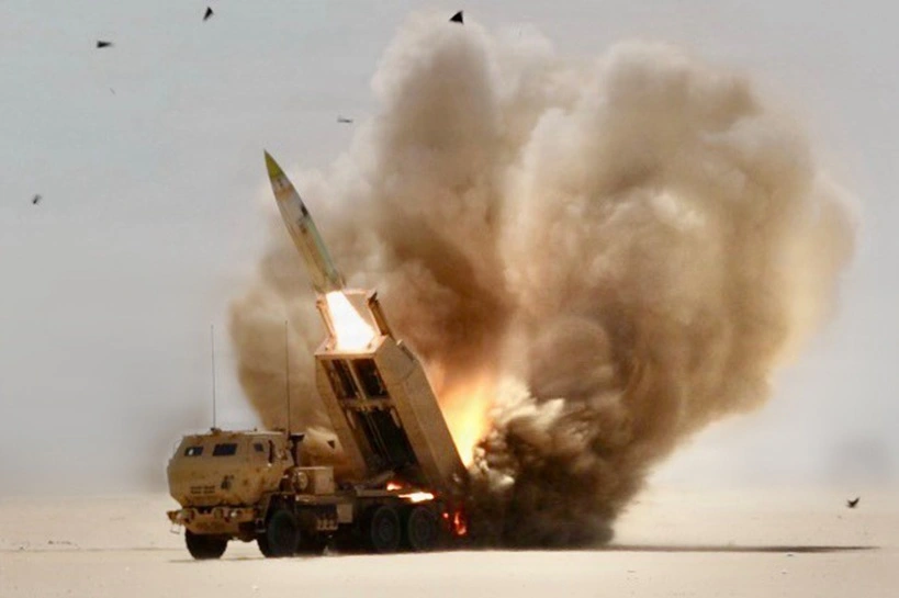 M142 High Mobility Artillery Rocket Systems (HIMARS) conduct live-fire missions during Operation Epic Fury in the U.S. Central Command area of responsibility. (U.S. Army Photo). Part of this photo was blurred for security purposes. [null Courtesy], Public domain, via Wikimedia Commons