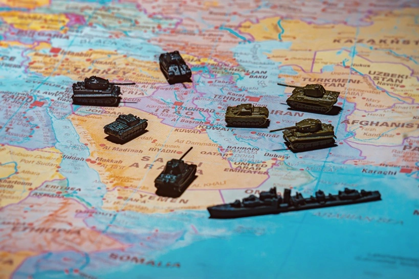 Large scale military conflict and war in the Middle East on map