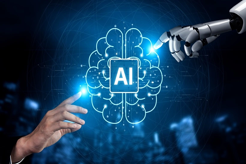 AI brain processes big data with generative AI, LLMs, and machine learning to support business decisions, prompt engineering, and future agentic artificial intelligence systems. spline. Source: Shutterstock